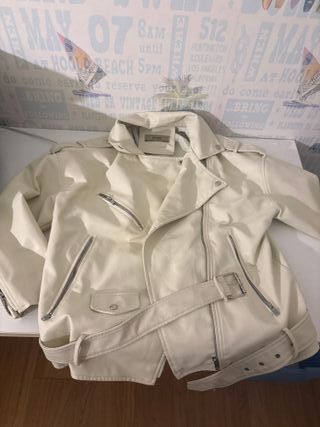 Chaqueta de cuero estilo motero color crema