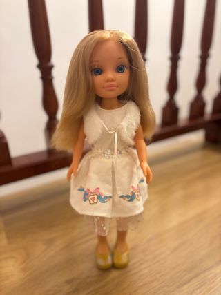 Nancy Princesa Tres Vestidos Cuento