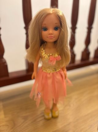 Nancy Princesa Tres Vestidos Cuento