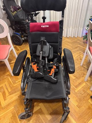 Silla de ruedas manual basculante y motor