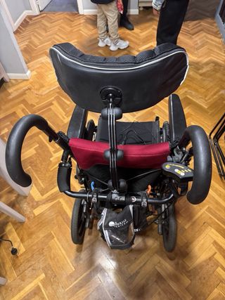 Silla de ruedas manual basculante y motor