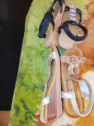 Confezione di sandali da donna