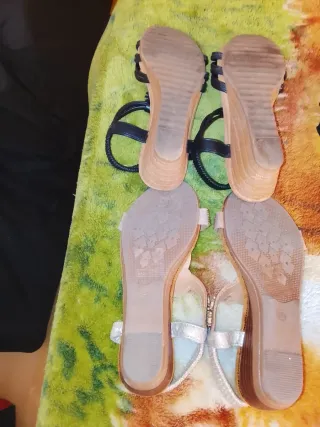 Confezione di sandali da donna