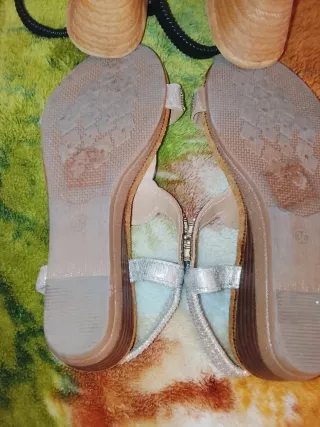 Confezione di sandali da donna