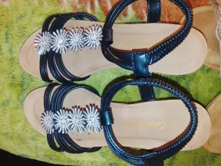 Confezione di sandali da donna