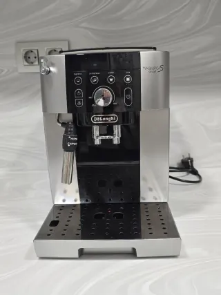 Cafetera Delonghi Magnífica S Smart