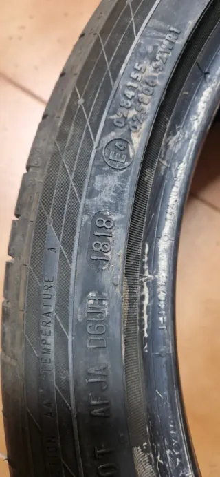 Neumático Continental 225/40 R19 93Y