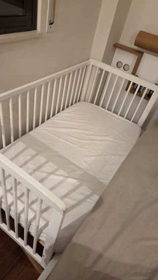 Cuna blanca con colchón