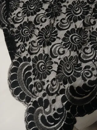 Mantilla de blonda negro