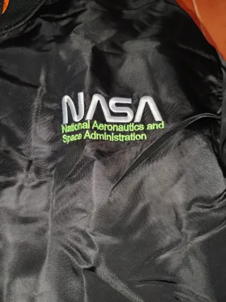 Chaqueta Alpha Industries MA1 NASA Negra