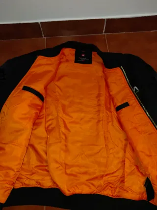 Chaqueta Alpha Industries MA1 NASA Negra