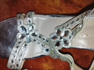 Sandalias de fiesta tacón adornos