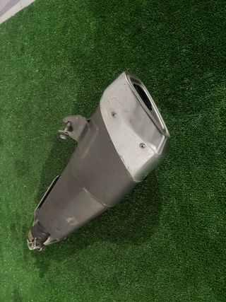 ESCAPE SUZUKI GSXR K8