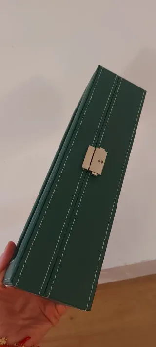 Scatola porta orologi verde