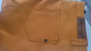 Pantalón naranja Rinascimento sin estrenar