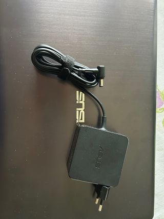 Portátil ASUS K551LN-XX356H Plata y Negro