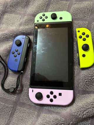 Nintendo Switch con 4 mandos