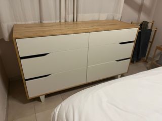 Cama doble con cajones y cómoda