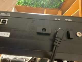 Sintetizador Roland Juno-DI