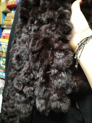 Bufanda de pelo marrón y negro