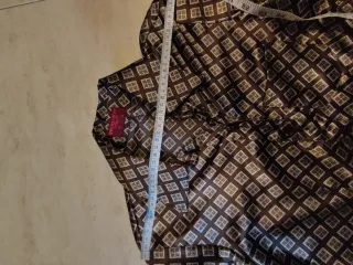 Vestito vintage in satin stampato Bershka