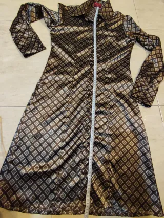 Vestito vintage in satin stampato Bershka