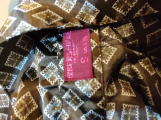 Vestito vintage in satin stampato Bershka