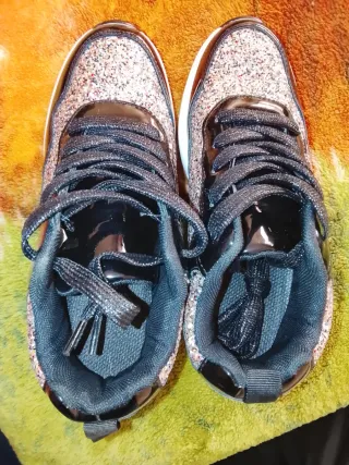 Deportivas fiesta negras con brillos