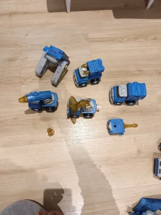 Robot transformable azul