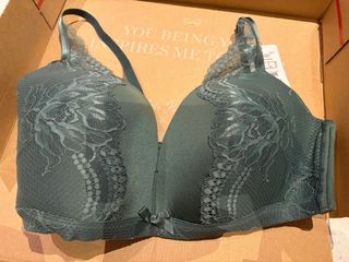 Conjunto lencería verde encaje