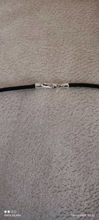 Colgante Eguzkilore Plata y Cuero Negro