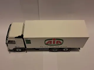 Modellino Camion Volvo FH12 420
