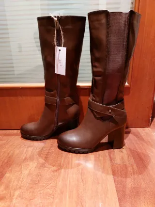 Stivali alti marrone scuro