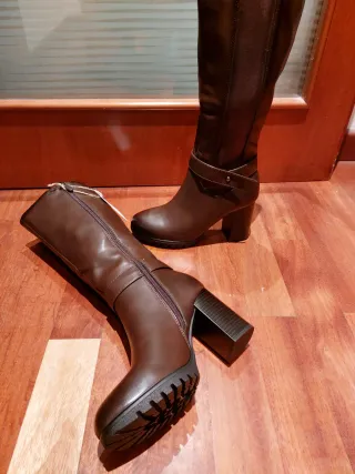 Stivali alti marrone scuro