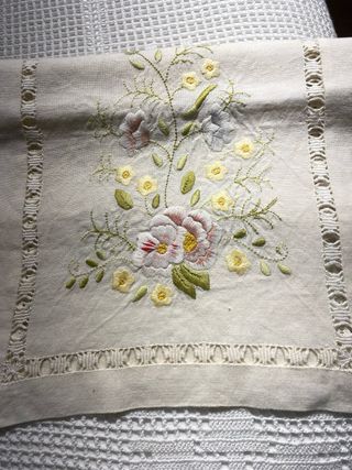 Paninho bordado floral