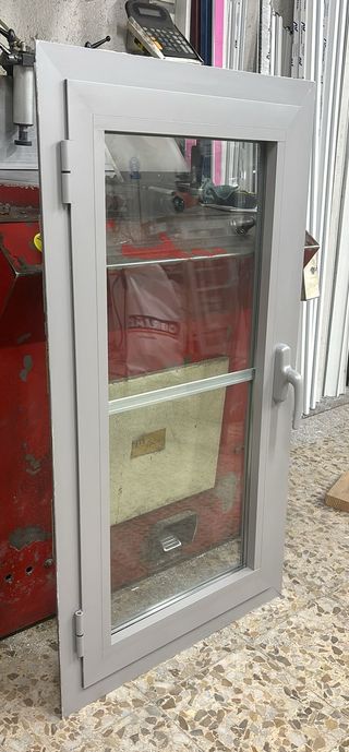 2 Ventanas abatibles aluminio 63x116,5 cm