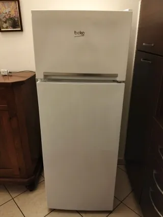 Frigorifero Beko con congelatore