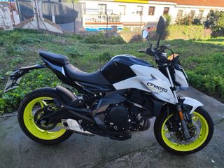 CFMOTO 650NK Naked Moto
