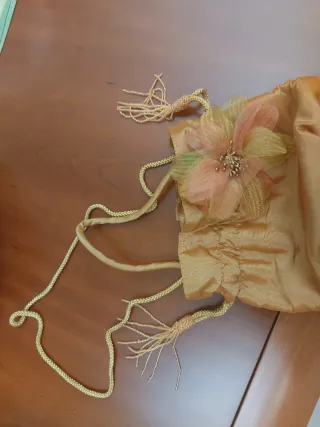 Bolso de ceremonia dorado y rosa