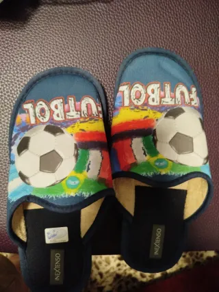 Zapatillas niño talla 35 sin usar