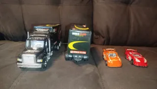 Camión y Coches de Carreras World Class