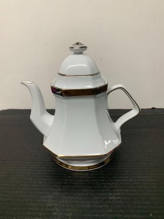 Teiera in porcellana bianca e oro bavaria