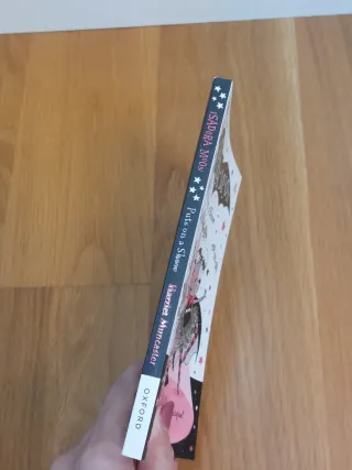 Isadora Moon "Puts On A Show"