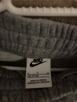 Pantaloni Nike grigi