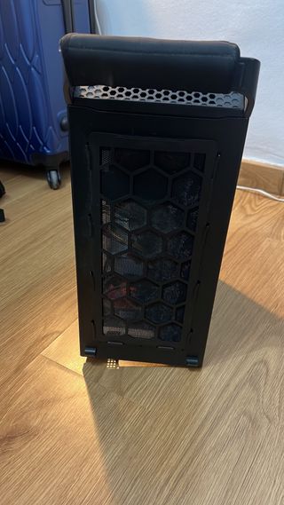 Torre MSI Negra