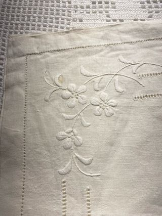 Paninho bordado floral