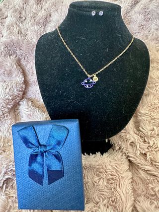 Gargantilla y pendientes planeta BFF