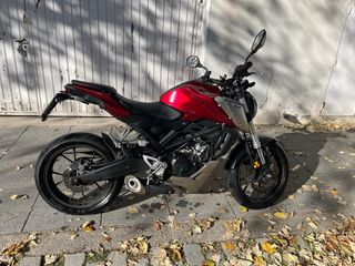 Honda CB125R Motocicleta