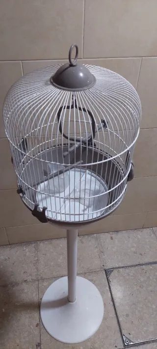Gabbia per uccelli con supporto