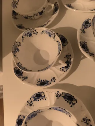 Set di 6 tazze e piatti in porcellana